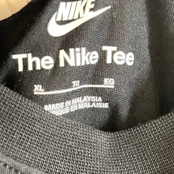 Nike Kids Graphic T-Shirt Black Play with Sole Short Sleeve 100 % Cotton Stretch - Picture 7 of 12